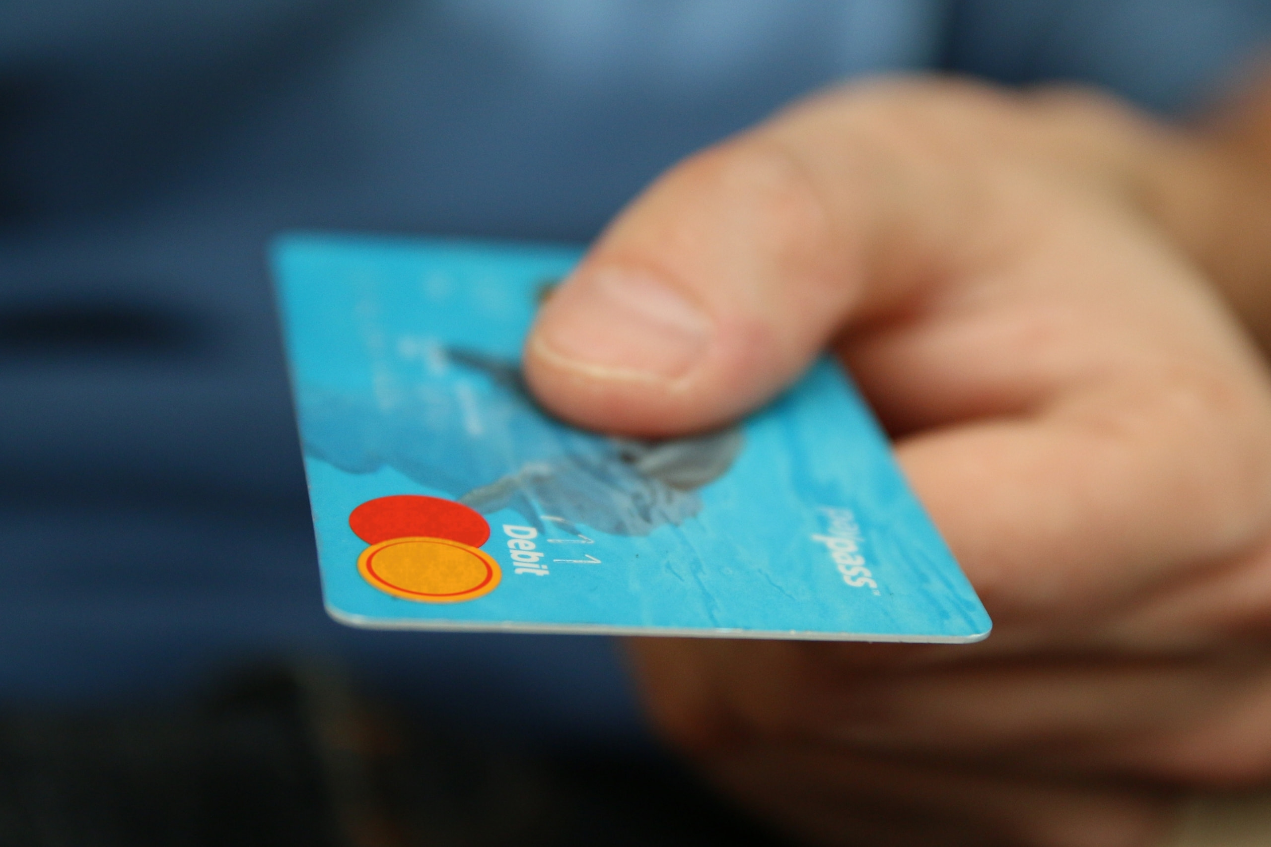 image of business credit card to avoid late payments